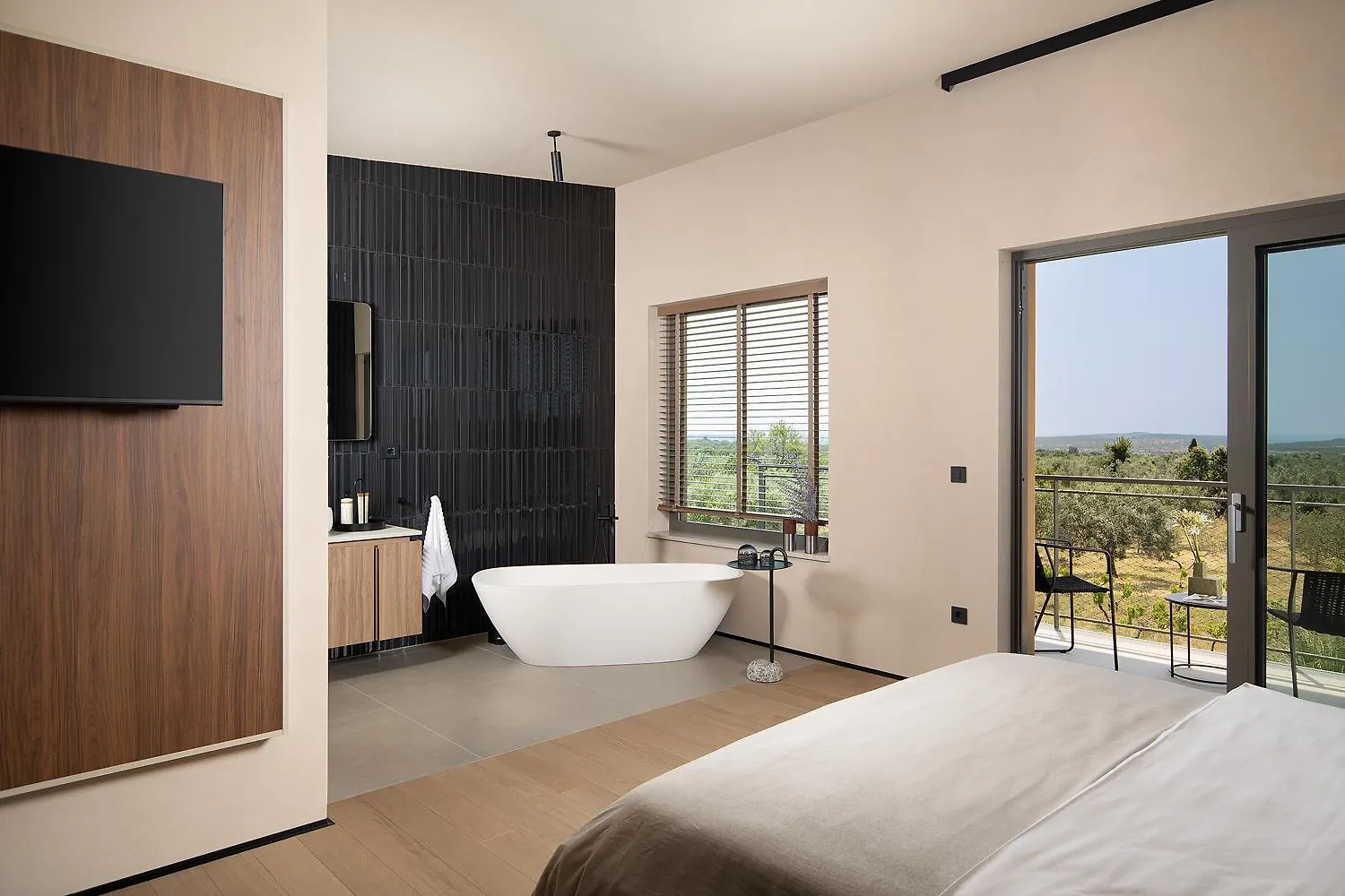 Villa Puerto De Paz For 8 People With 60 M2 Heated Pool, Sea View And Private Mini Golf ボドニャン