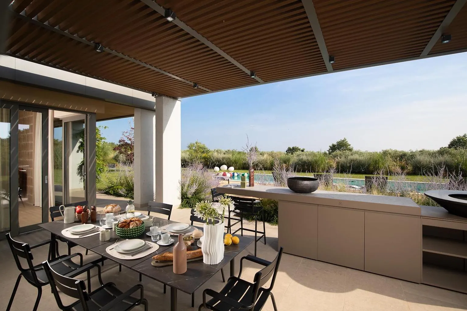 Villa Puerto De Paz For 8 People With 60 M2 Heated Pool, Sea View And Private Mini Golf ボドニャン