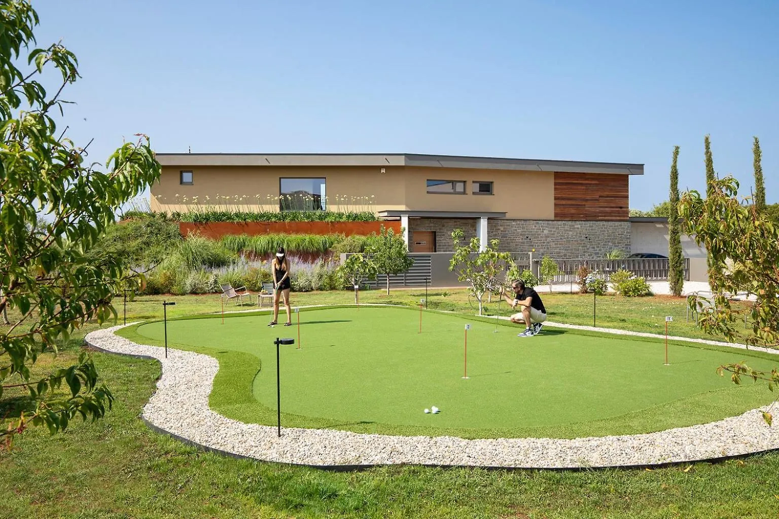 Villa Puerto De Paz For 8 People With 60 M2 Heated Pool, Sea View And Private Mini Golf ボドニャン